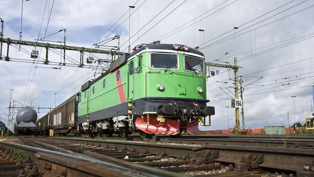 中国土木尼日利亚拉伊铁路主线载客试运行