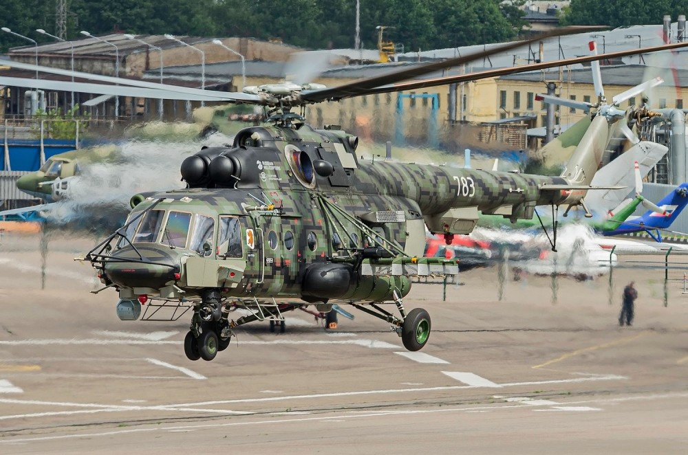 俄军米-8amtsh-vn武装(运输)直升机.