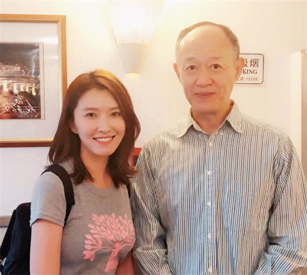 老戏骨金士杰57岁不顾争议娶22岁女学生6旬时生下龙凤胎