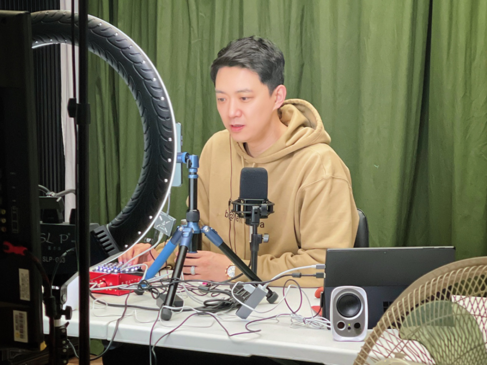 李鑫加盟湖南经视2021焕发鑫生机