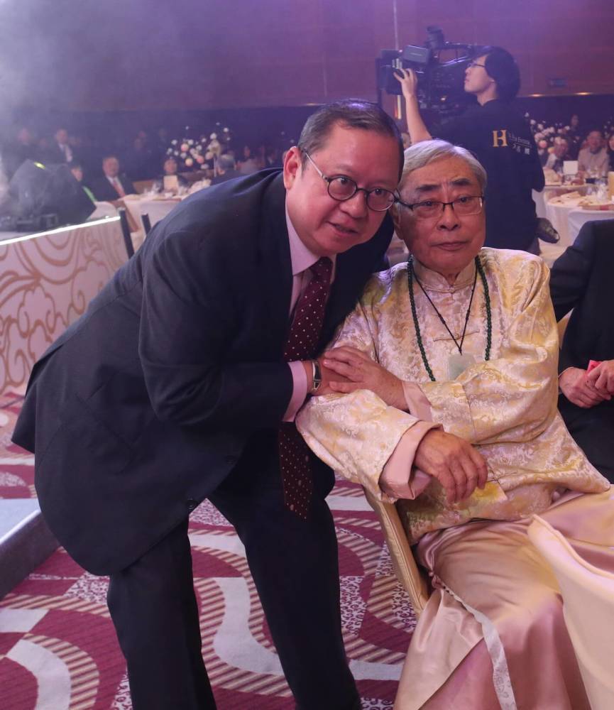 富商林建名病逝,牵扯出超级豪门林百欣家族隐藏多年的内斗与恩怨_腾讯