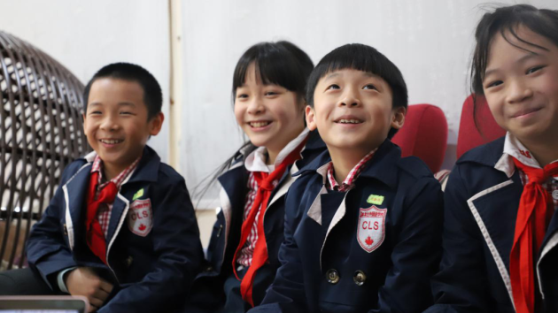 十年前广州八胞胎,性格截然不同,已是四年级学生了_腾讯新闻