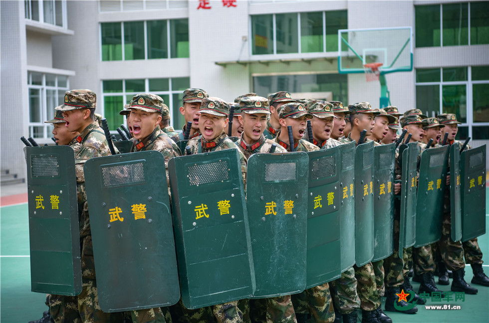 闻令而动武警汕尾支队热血开训