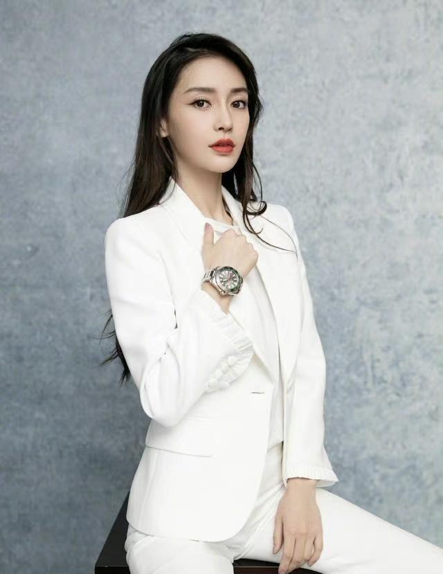 女明星西装造型惊艳十足迪丽热巴唐嫣尽显霸总气质鞠婧祎超甜