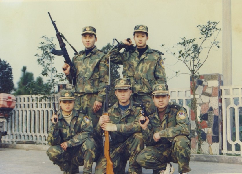 跟随老照片 回顾成都公安走过的70年