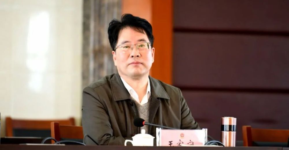 房县副县长,公安局长陈伟十堰市公安局党委委员,副局长徐正明safe and