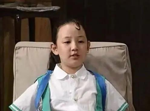 《童话大世界》,11岁出演大型情景喜剧《我爱我家》,随后一夜爆红,更