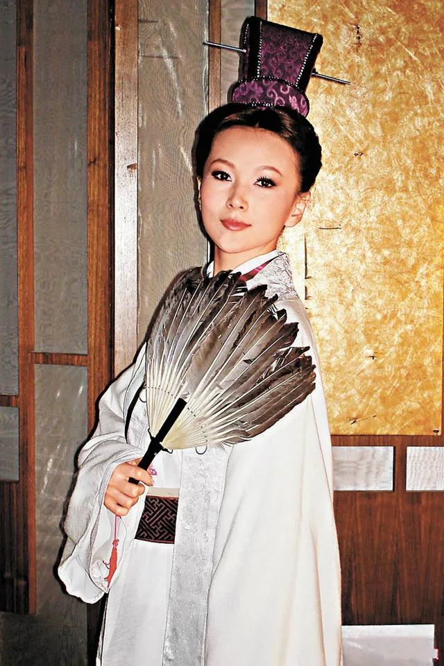 诸葛亮后人嫁豪门成百亿儿媳进驻两亿四千尺豪宅坐拥维港海景