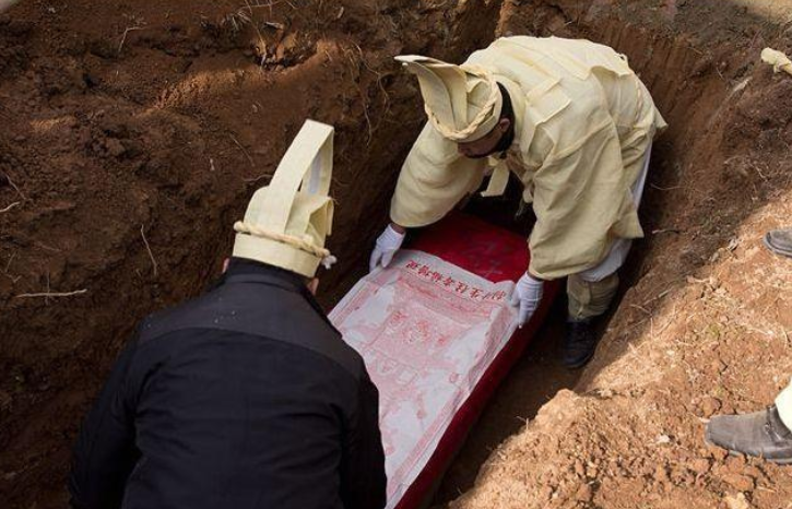 停尸三天习俗最重要的原因,就是为了防止"假死现象".