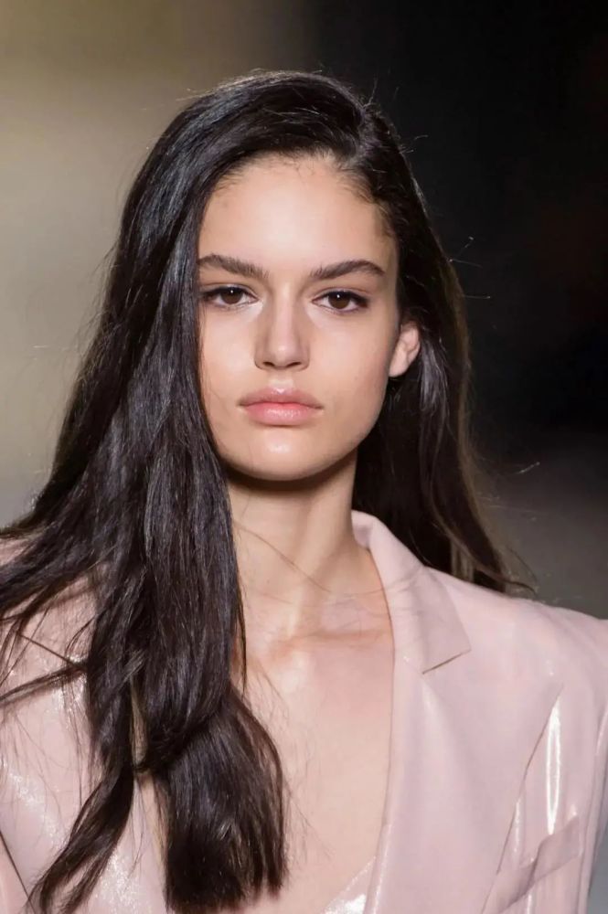 2020冬日妆容流行趋势,秀咖们的时髦妆了解下?