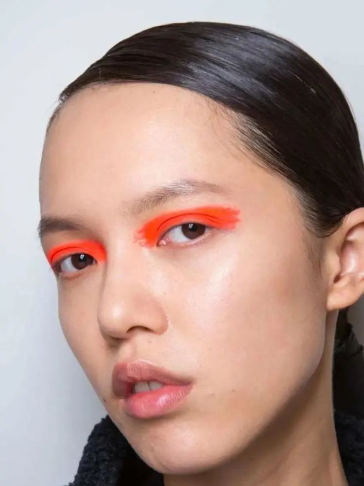 2020冬日妆容流行趋势,秀咖们的时髦妆了解下?