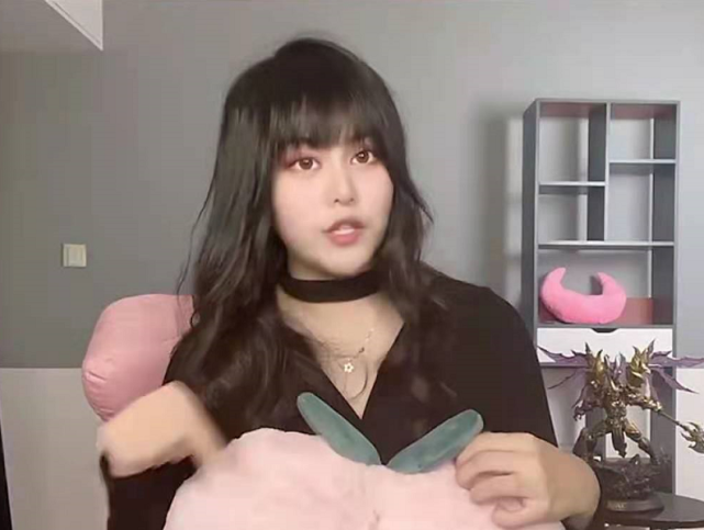 皮克桃上王者进入巅峰赛看到他的分数后粉丝绝对巅峰赛最低分