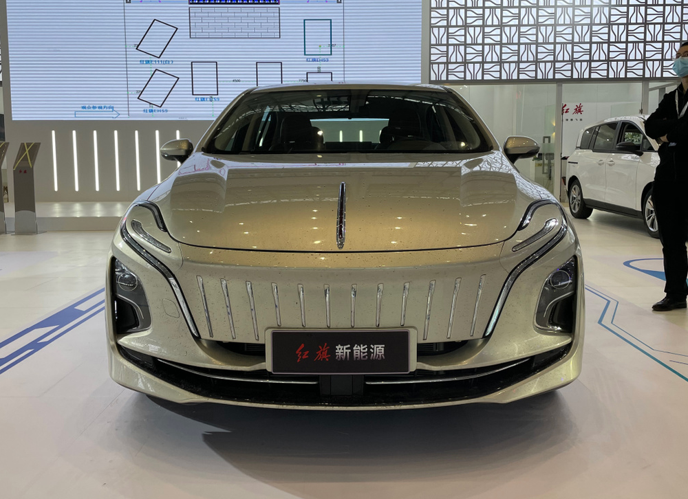 红旗新轿跑实车亮相造型草率了四个座椅带电动腿托