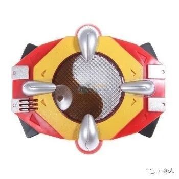 变身成铠甲勇士的道具,召唤者可借由召唤器发射光影石之光能量,接受