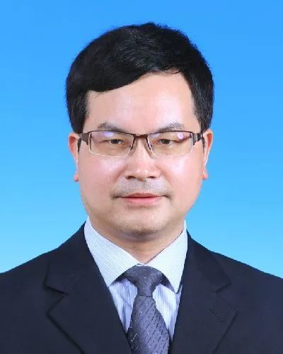 郑浩,男,浙江温岭人,中共党员,1979年1月出生,2000年8月参加工作,在职