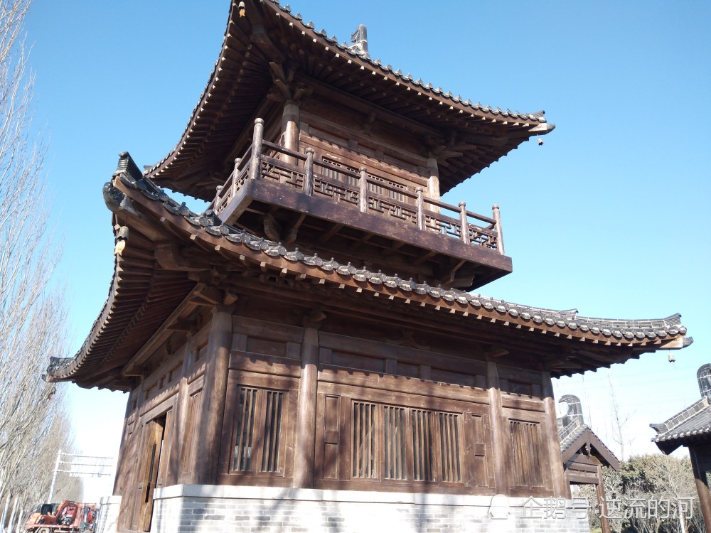 索须河每一段河岸边都会有一座仿古楼