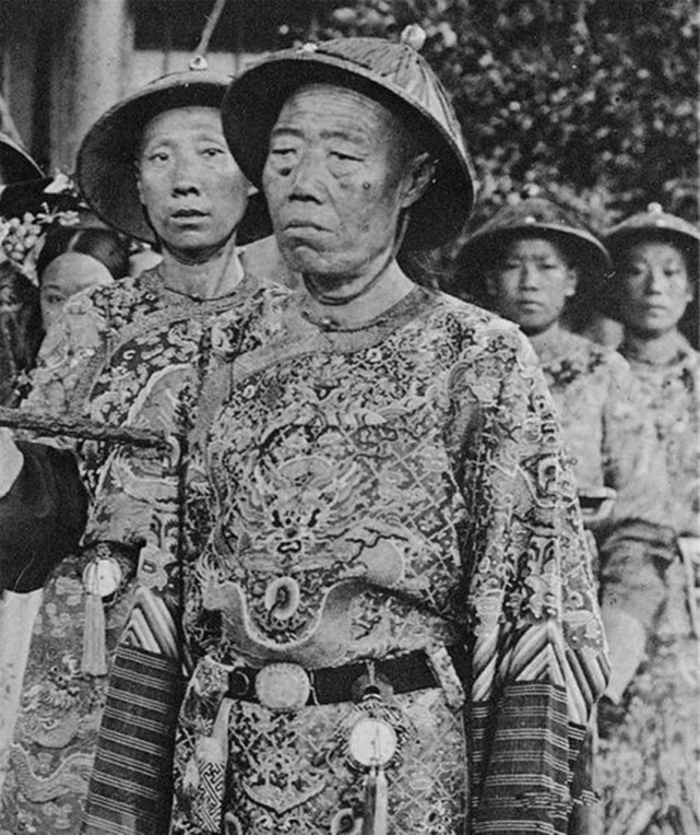 从照片可以看出李莲英长得非常丑为何慈禧还与他朝夕相处