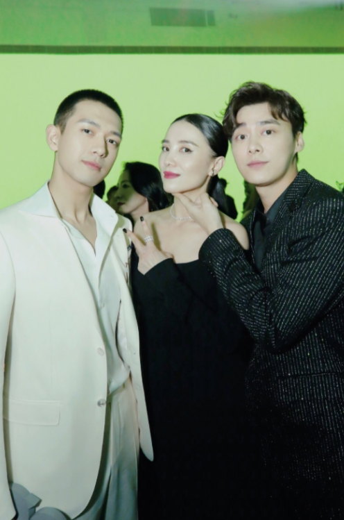 他俩却穿成"豪门姐弟",难怪能当明星|杨幂|王一博|李现