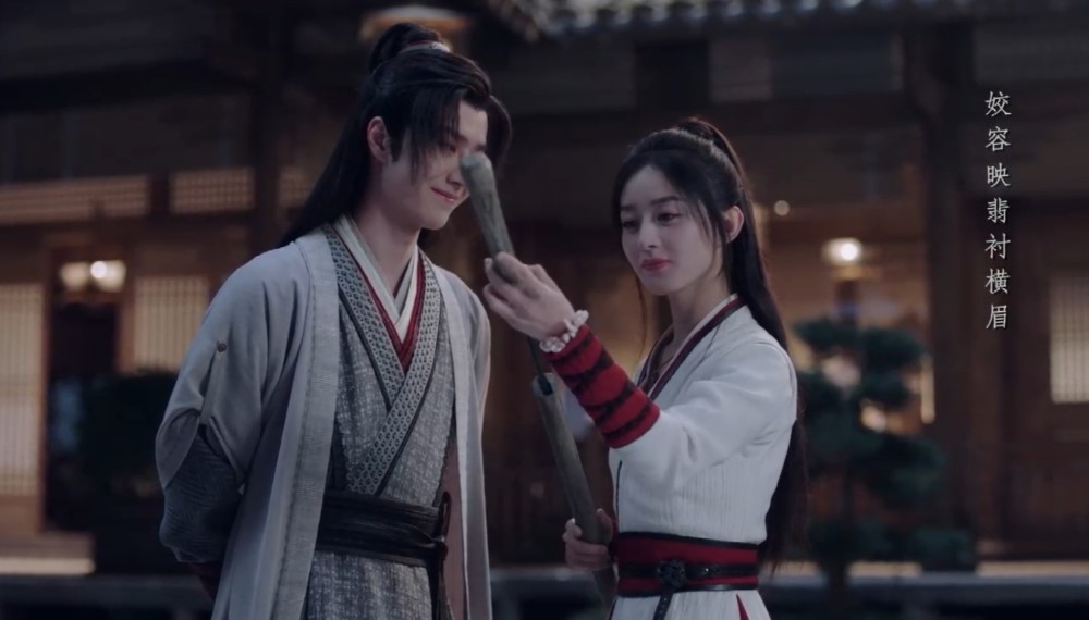 《有翡》导演又现骚作,谢允给周翡惊喜时,有两个摄影师被拍到剧情中