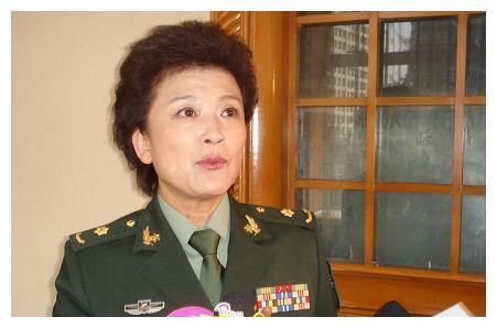 国家一级演员宋春丽,终身未生育,如今却在61岁当上了妈_腾讯新闻