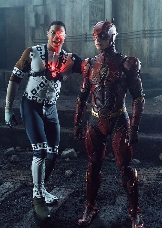 钢骨角色被闪电侠电影删掉演员和dceu总裁冲突再升级