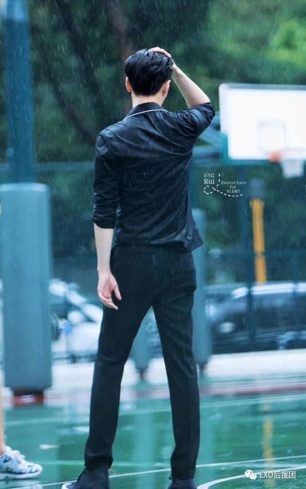 我可以跟在你身后像影子追着光梦游exo爱豆背影特辑