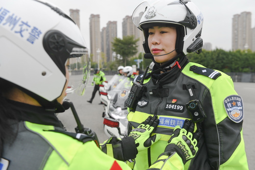 在1月10日中国人民警察节到来前夕,福建省福州市首支女子铁骑成立