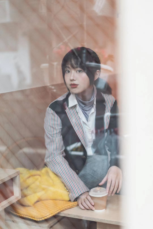 又一女网红不幸猝死年仅27岁飞机上心脏骤停生前经常熬夜饮酒