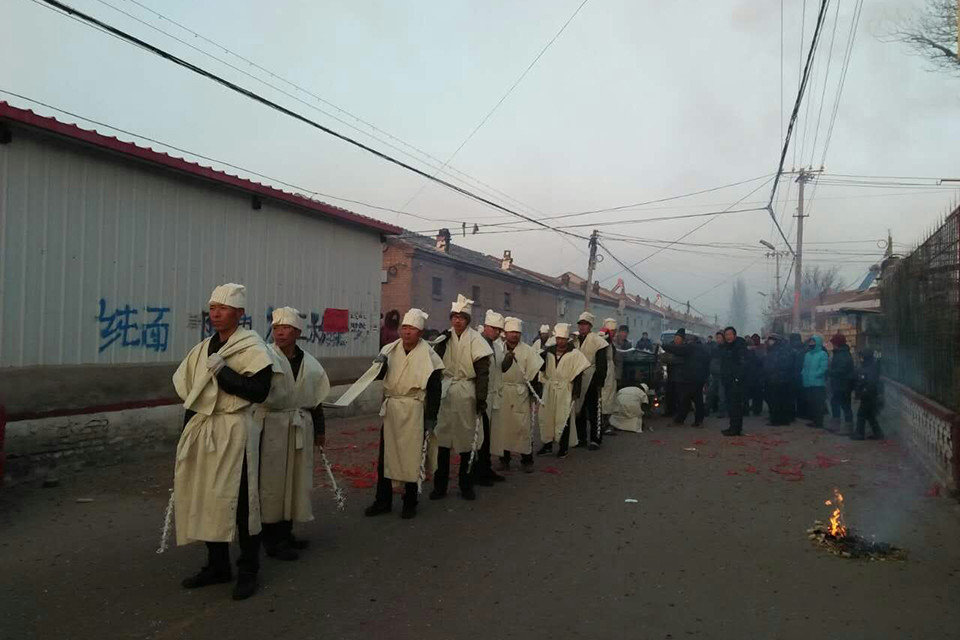 河北宣化出殡仪式.(郭宣生/图)