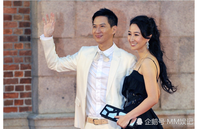 张家辉去年9月出席导演陈木胜告别式,当时就有人发现他整个人瘦了一圈