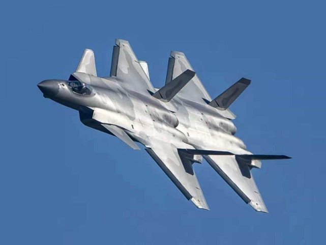 扬眉吐气!歼20战机成功换装"中国心",从此将再也不用受制于人_腾讯新