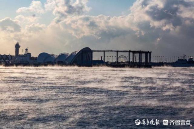 情报站难得一见青岛现海浩奇观大海竟如开锅般蒸汽腾腾
