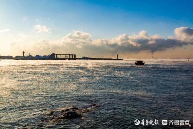 情报站难得一见青岛现海浩奇观大海竟如开锅般蒸汽腾腾