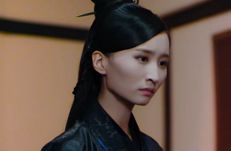 任嘉伦与聂欢曾在电视剧《通天狄仁杰》中都出演过角色,当时任嘉伦是