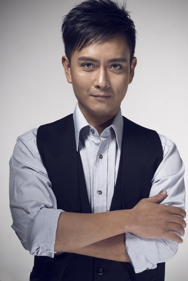 谢君豪:为救人险些毁容,一度心灰意冷想转行,和妻子携手25年|谢君豪|