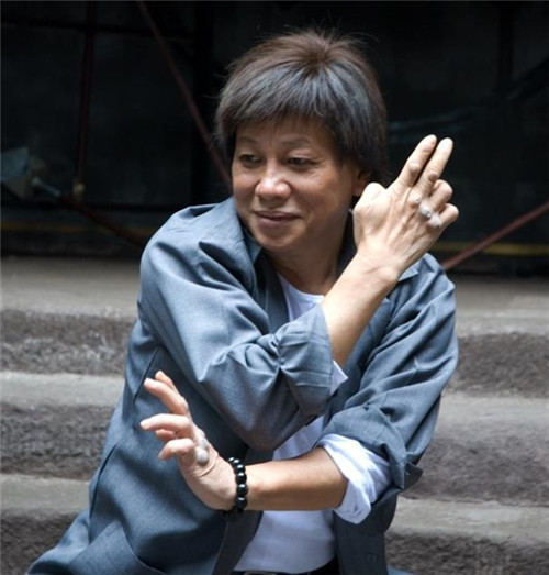 41年前,梁小龙的混血娇妻散步时被泼硫酸,花400万整容仍被抛弃|黎爱莲