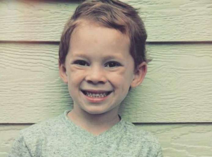 假笑男孩已经不会笑爆红的钟美美却能收获网友祝福