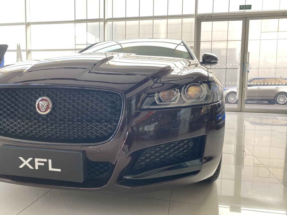 朋友提捷豹xfl全款优惠12万外观优雅大气内饰略显粗糙