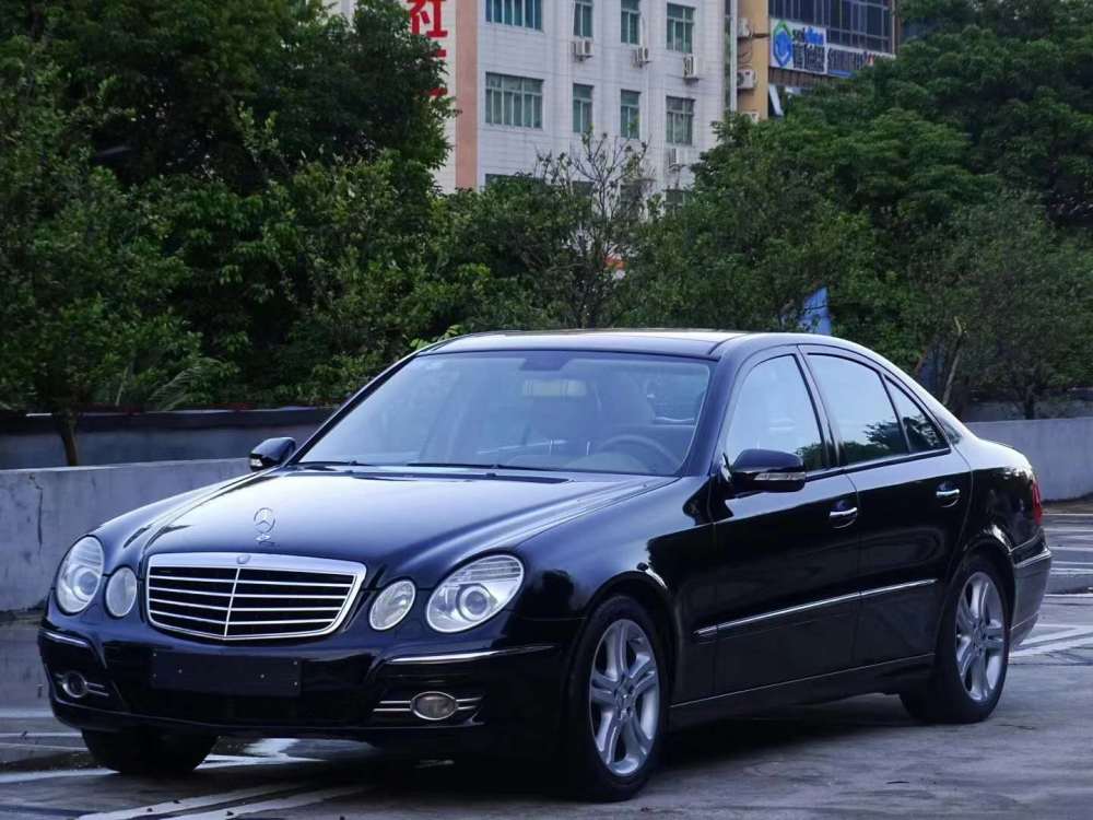 2009款奔驰e350售价5.8万,运动必不可少,看上去更加动感时尚