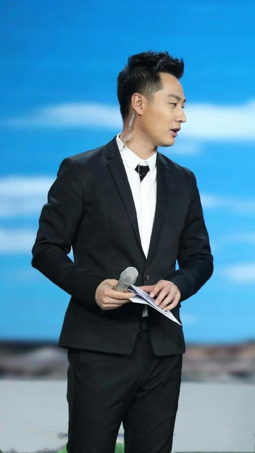 他是央视知名主持人,隐婚五年生活低调,妻子是身为演员的她|舒冬|刘青