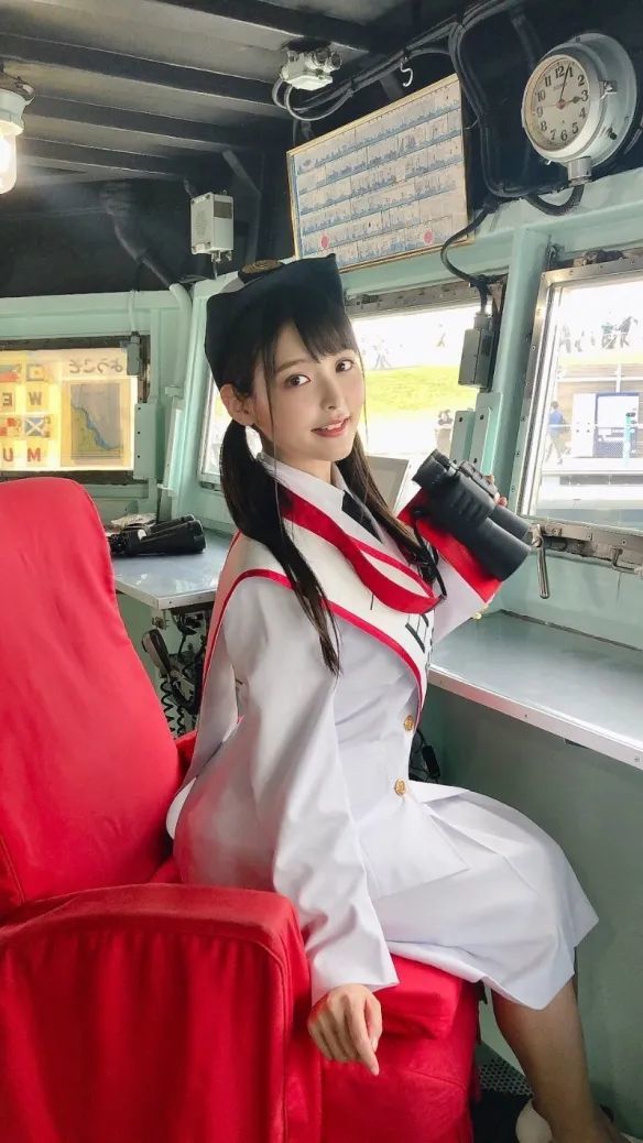 美女声优上坂堇近日美照,这样的政委你喜欢吗?