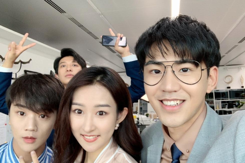 offer2实习生拍封面,晋晔王颖飞镜头感绝了,王骁秋