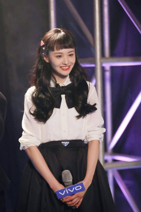 郑爽成prada代言人,但在官微的评论引起热议