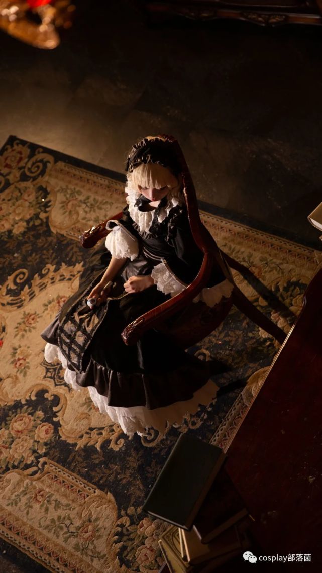 cos维多利加德布洛瓦图书馆的金色妖精cos正片