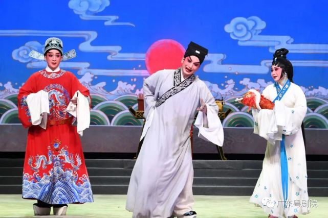 8号晚,由康健,张昊然,马友民,谭清怡联袂主演的古装粤剧《红丝错》