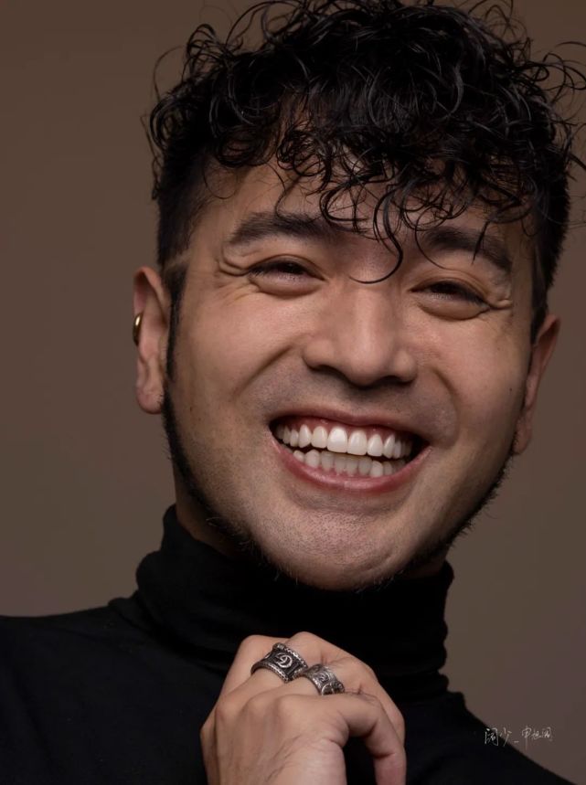 阔少_申旭阔:快手id:jazzkevinshin我叫申旭阔,是个舞者.