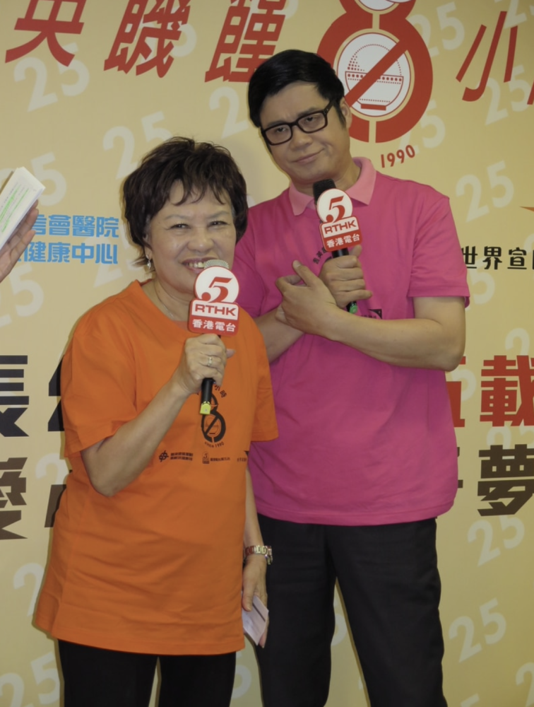 tvb隐形富豪安德尊罕聊感情,默认与助理交往20年,坦言无意结婚_腾讯