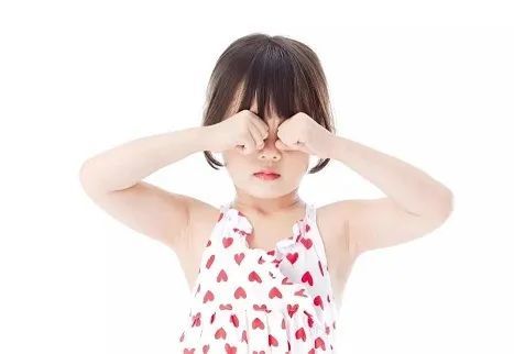 案例孩子频繁眨眼需留意可能是有屈光不正了