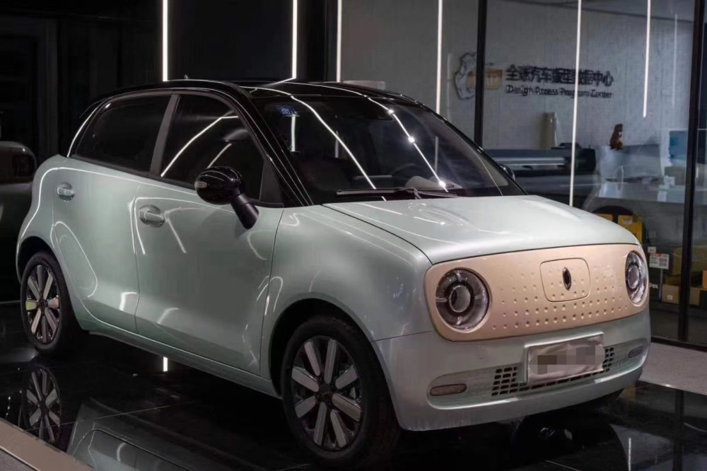 欧拉r1改色月光玉色 打造专属于自己的个性座驾