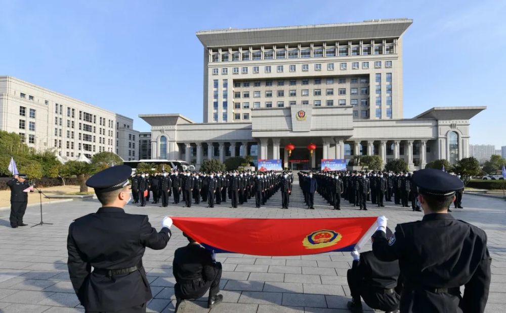 今天中國人民警察節致敬東陽人身邊的守護者